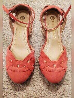 Chase + Chloe Retro Maryjane Heel. Size 7
